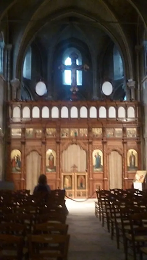 Restauration de l’ensemble des icônes d’une iconostase — église Saint-Julien-le-Pauvre — Vue d’ensemble lors de la dépose des icônes des apôtres, registre supérieur