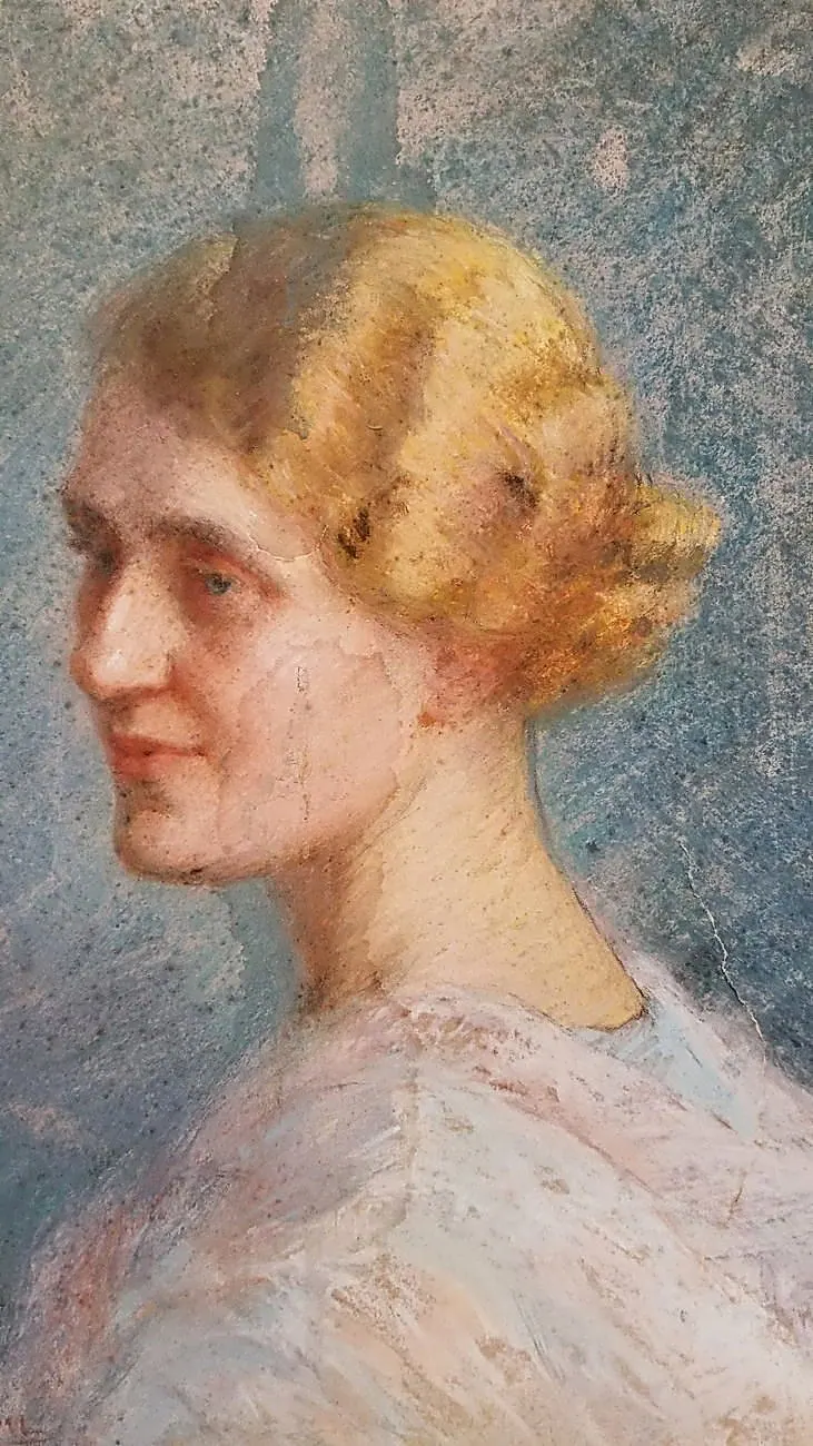 Traitement d’une déchirure sur papier, des taches et des auréoles — pastel après dégât des eaux — Avant — taches, auréoles et déchirure du papier